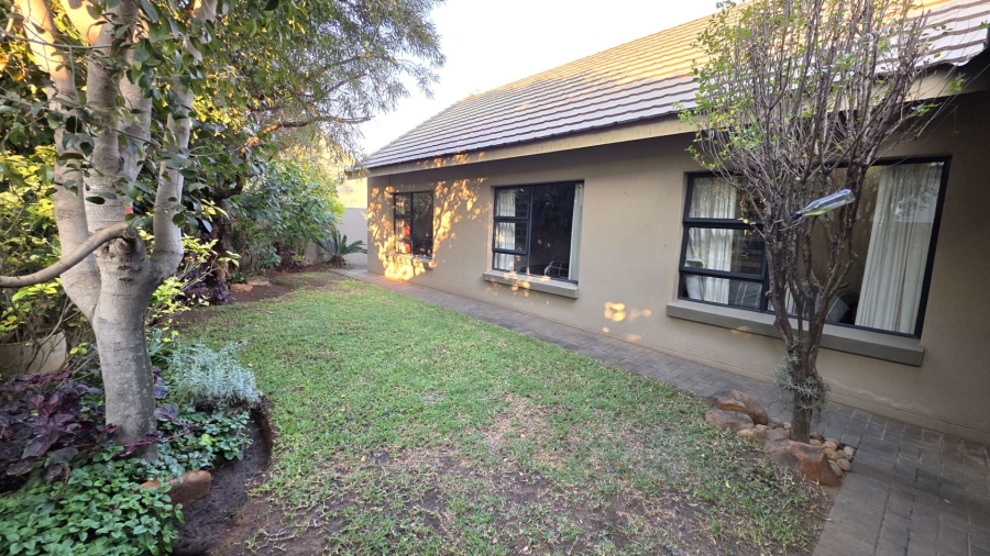 To Let 3 Bedroom Property for Rent in Melodie North West